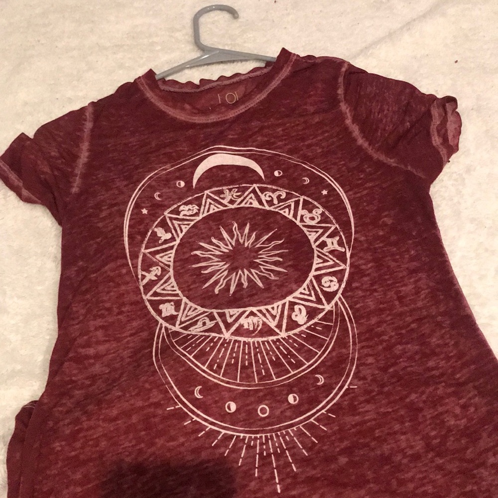 maroon graphic shirt